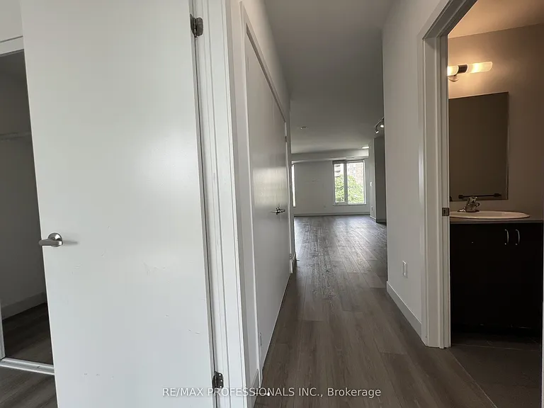 37 Antrim Cres #305 — Photo 22
