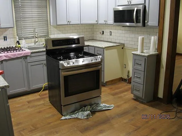 900 Central Ave — Photo 6