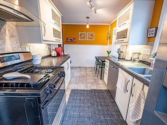 2nd image of 158 W Summit Ave