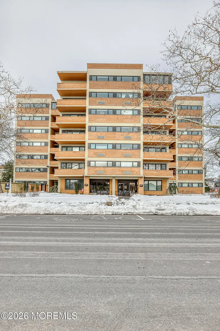 321 Sunset Avenue #4C photo 1