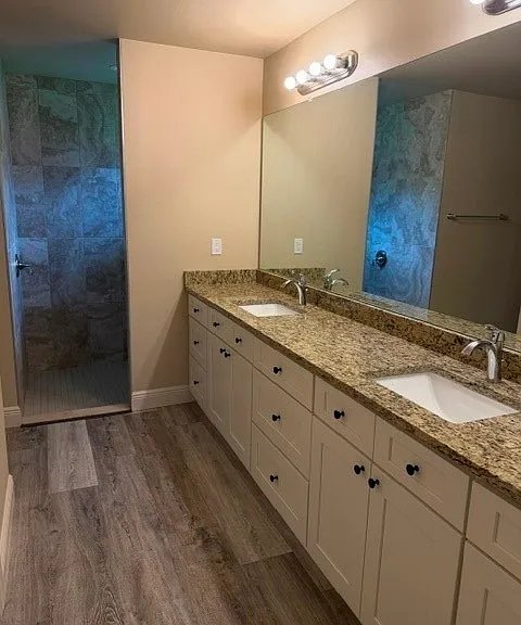 1627 SW 32nd Ter — Photo 5
