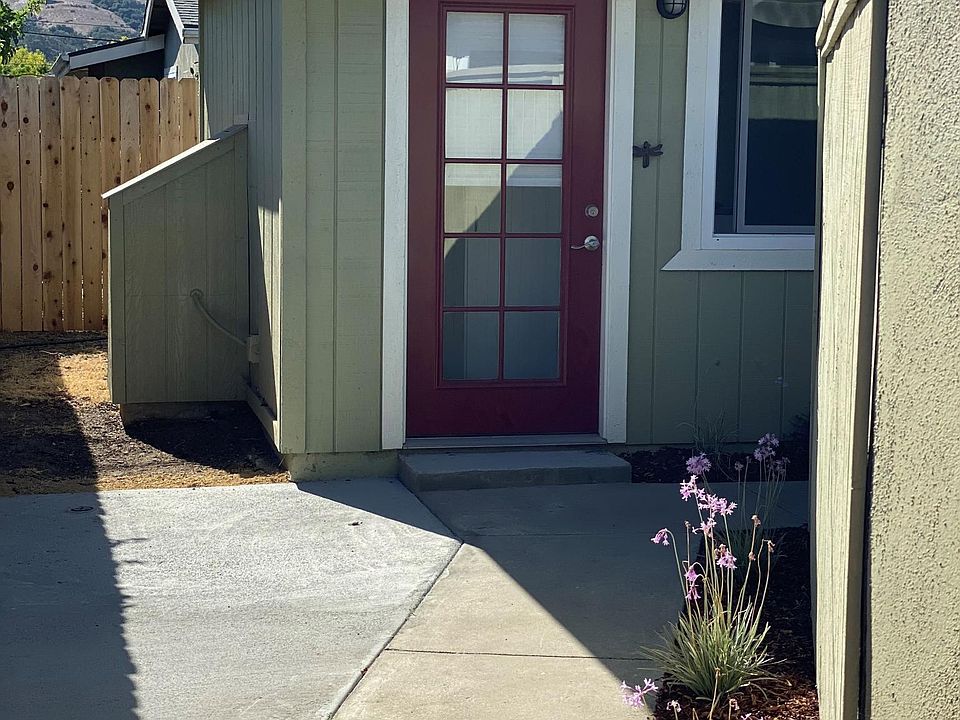1st image of 1539 Oceanaire Dr #B