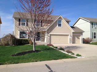 808 Highland Dr, Leavenworth, KS 66048