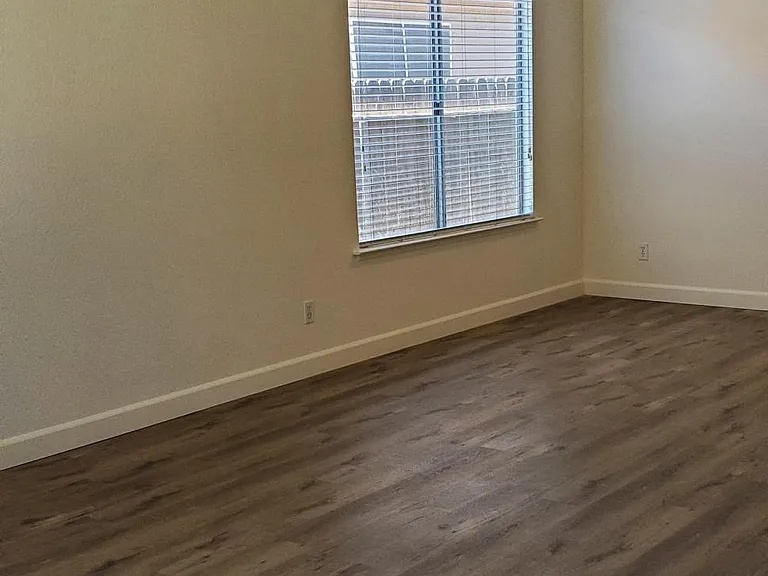 4302 W Cambridge Ave — Photo 16