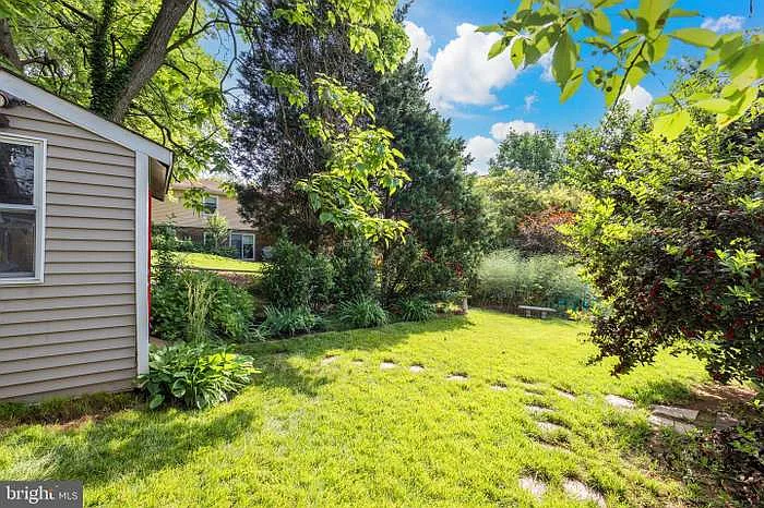 2708 E Side Dr — Photo 40