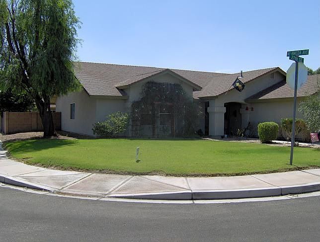 Corner Lot House Front