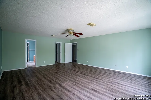 22047 Kenton Knl — Photo 21