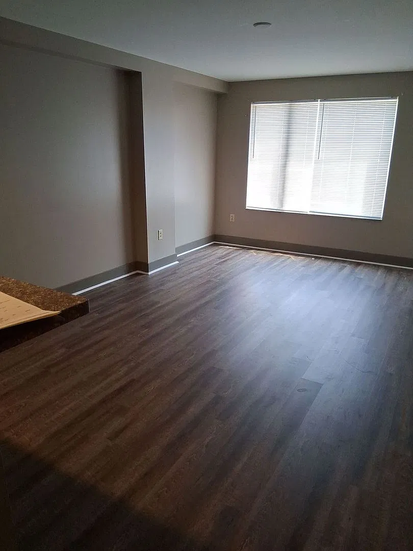 Lake Plaza Condominiums 3BD/2BA for$3600/month - Sign NOW & move in 8/11/27! — Photo 4