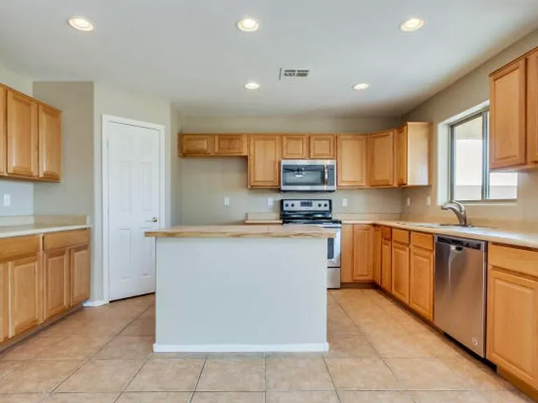 29634 N Gecko Trl — Photo 4