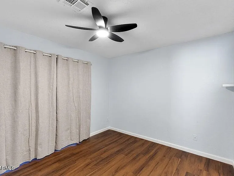 330 W Tonopah Dr #5 — Photo 17