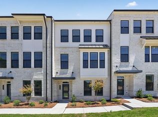 625 Oak Bluff Dr, Cumming, GA 30040