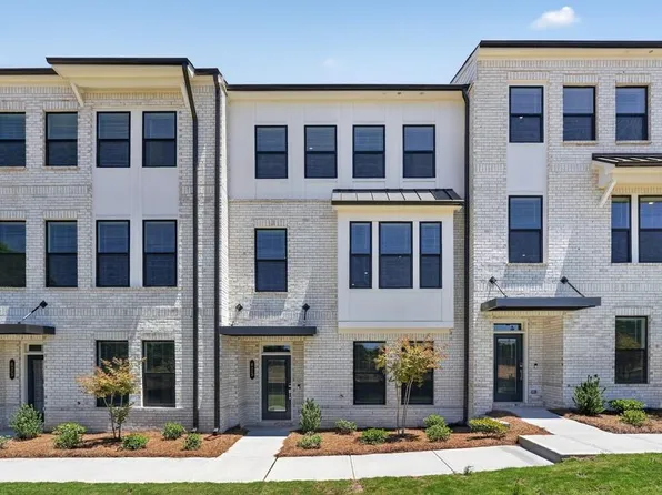 625 Oak Bluff Dr, Cumming, GA 30040