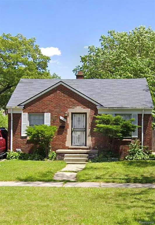 Very nice 3 bed , 1 bath Brick Ranch with fenced in yard! — Photo 1