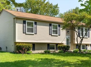 727 Hidden Ridge Dr, Troy, MI 48083