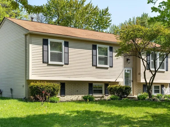 727 Hidden Ridge Dr, Troy, MI 48083