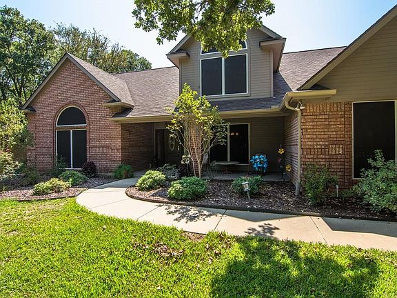 3rd image of 509 Oak Hills Dr