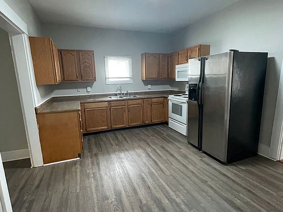 4th image of 1315 Morton St