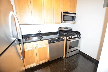 Rented by Manhattan Realty Group