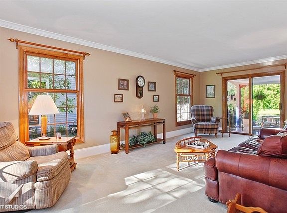 4th image of 849 Evergreen Ave