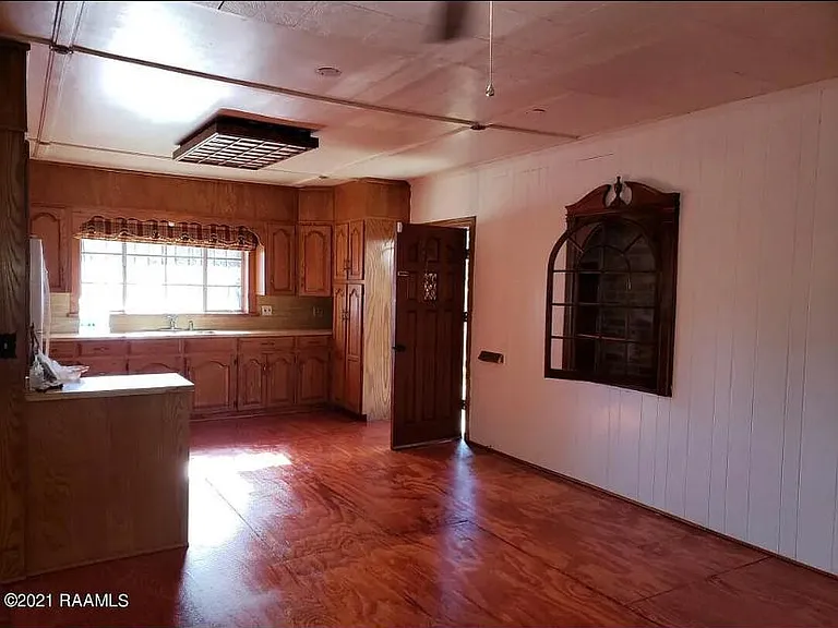 1420 Iberia St — Photo 10