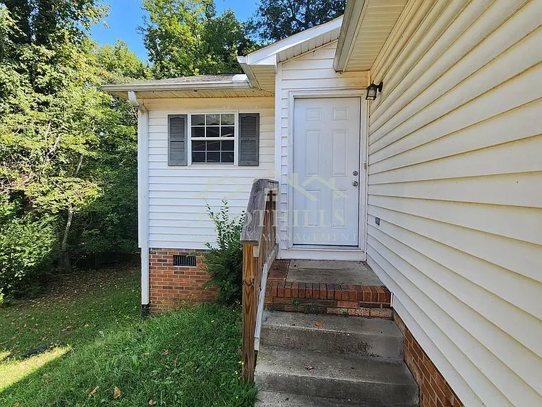 613 N Pointe Crk — Photo 12
