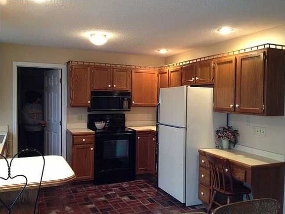 3rd image of 2631 Malibu Dr