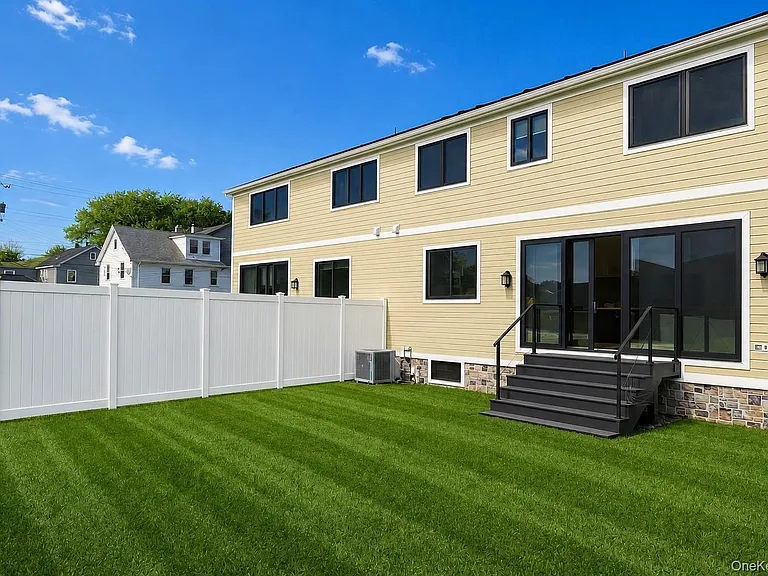 124 Nelson Ave — Photo 26
