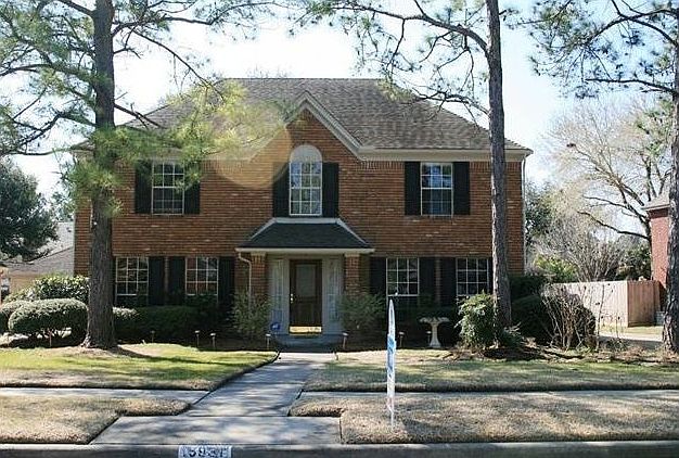 1st image of 15931 Knolls Lodge Dr
