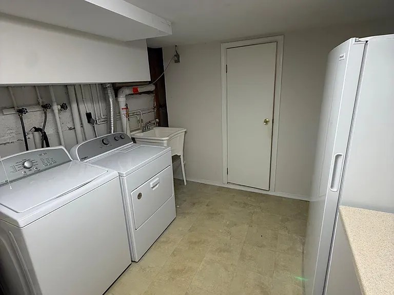 1131 Marion Ave — Photo 8