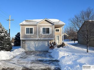 19154 L St, Omaha, NE 68135