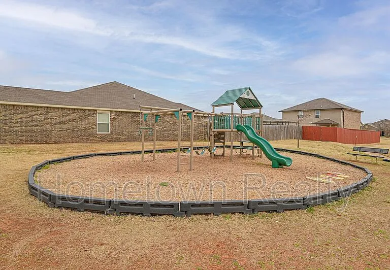 11521 SW 24th St — Photo 31