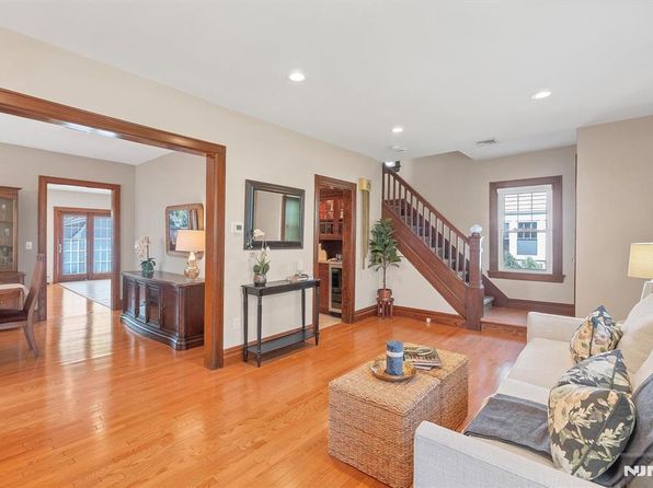 322 Fairfield Ave, Ridgewood, NJ 07450
