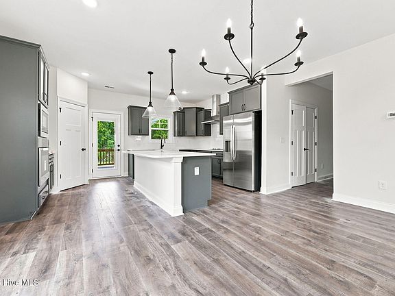 5th image of 133 Vista Ridge Avenue