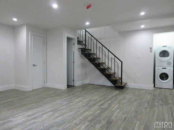 5th image of 42 Palmetto St