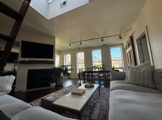 449 N Wells St APT 3E, Chicago, IL 60654