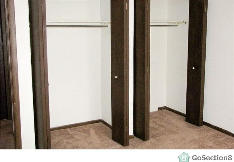 2nd image of 1306 Brookview Dr APT 38