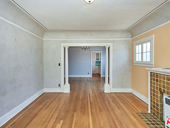 3rd image of 127 1/2 N Berendo St