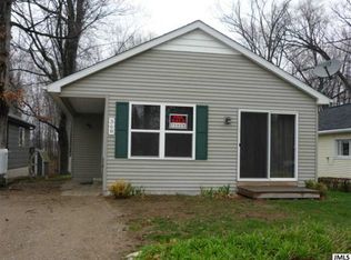 368 Ready Ln, Munith, MI 49259