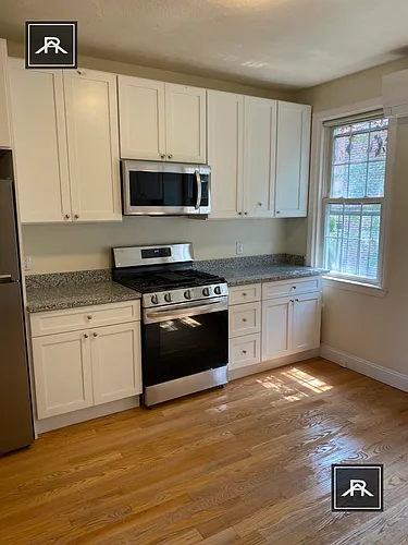 85 Bolton St #1 Photo 1
