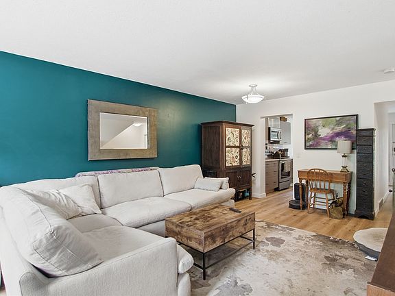 4th image of 2020 Robson Pl #52