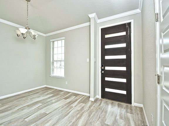 Entry view of the San Saba floorplan at a Meritage Homes community.