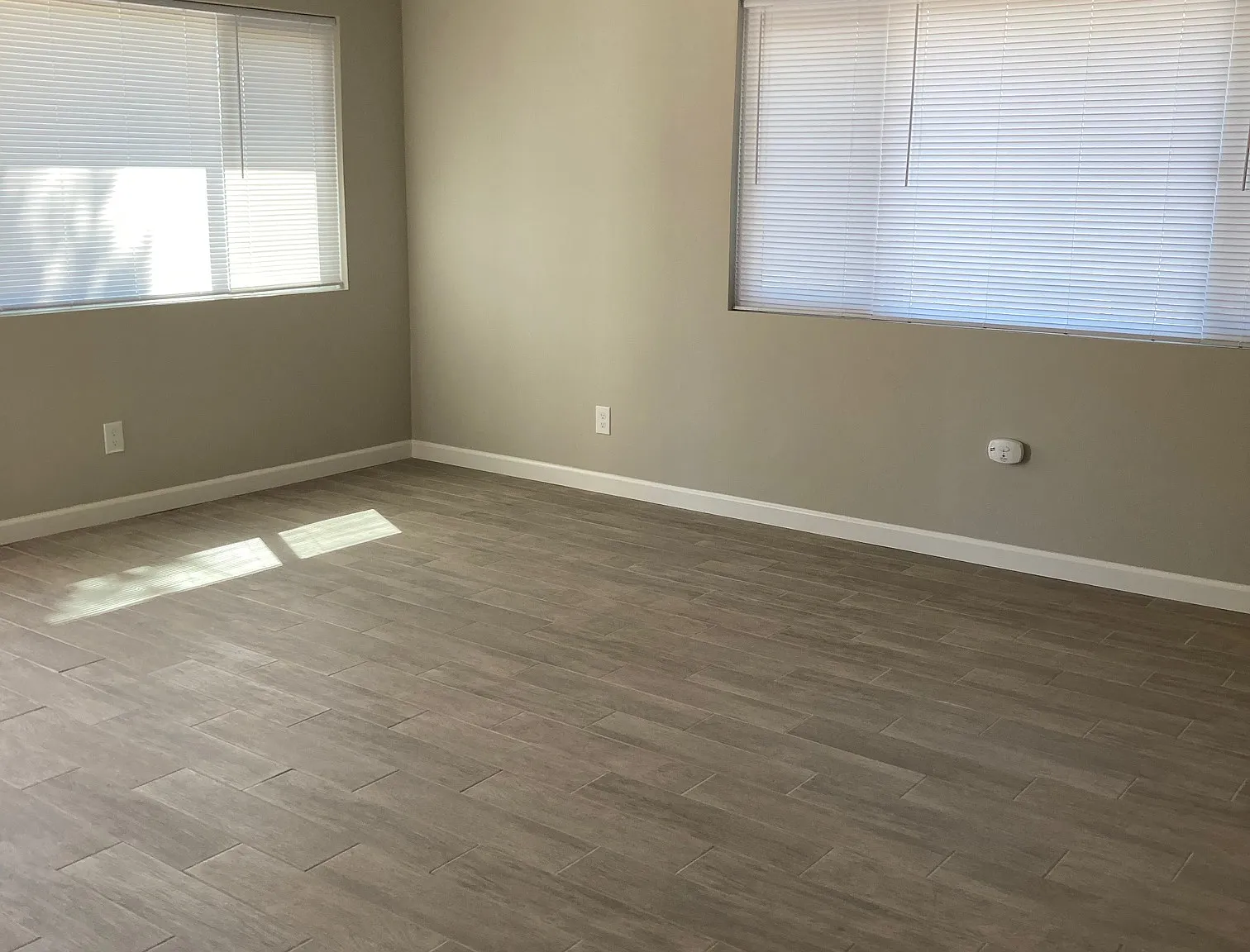 2 bed, 945 sqft, $1,500 — Photo 2