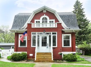 1006 Reeves Dr, Grand Forks, ND 58201