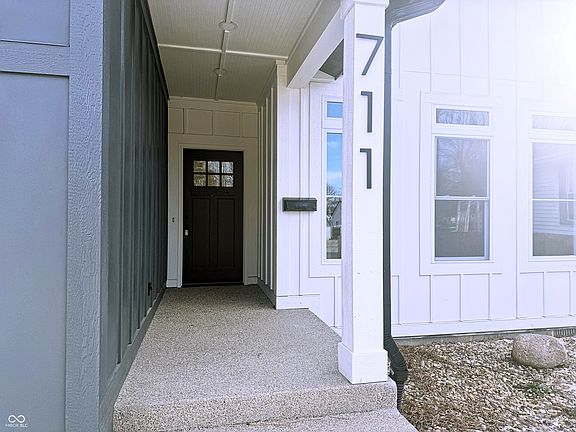 4th image of 711 N Fenton Ave