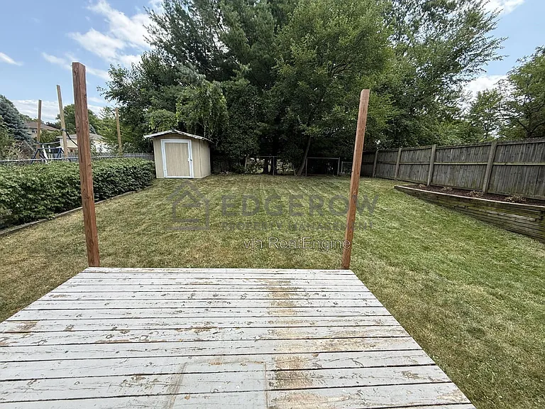 1240 Emerald Ave NE — Photo 15