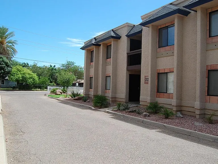 310 S Wilson St #202 — Photo 4