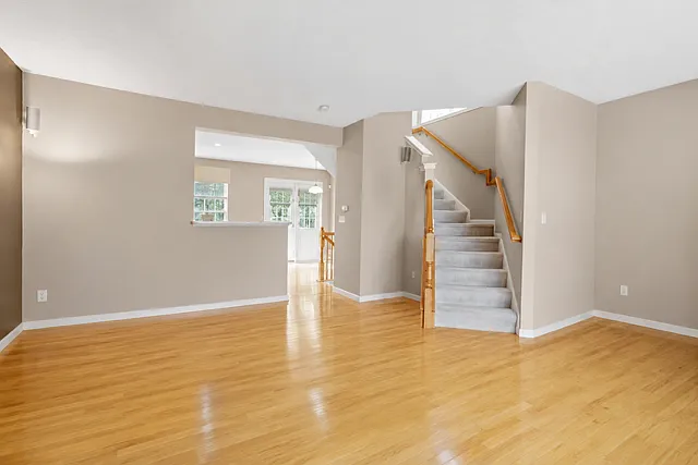 911 Tanglewood Dr — Photo 10