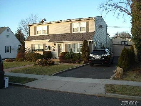EXTERIOR VINYL SIDED