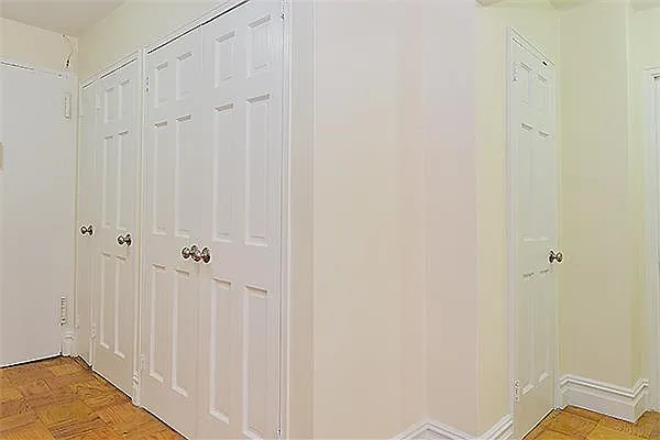 Sold by R New York | media 4