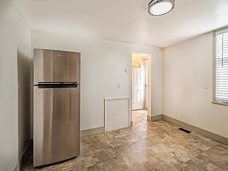 1136 N Euclid Ave #1 — Photo 26